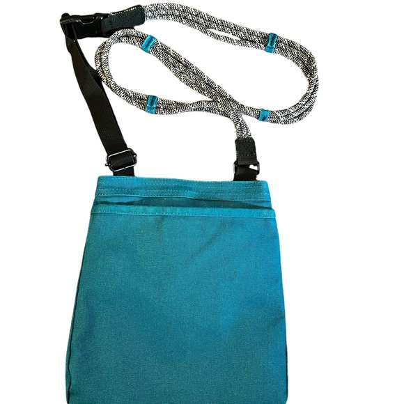 💚Kavu Keepalong Crossbody Bag - Picture 5 of 13